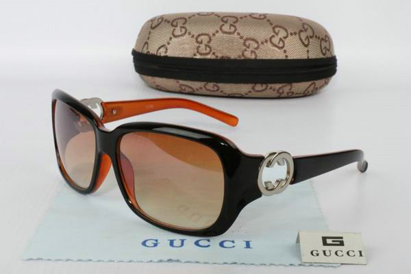 GUCCI Sunglasses 86