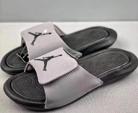 Jordan Slippers Size 40-45 19.4.6