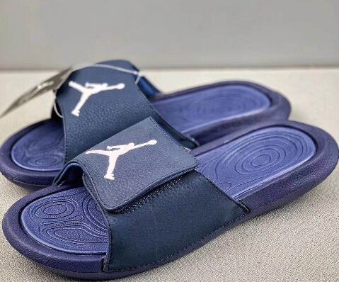 Jordan Slippers Size 40-45 19.4.8