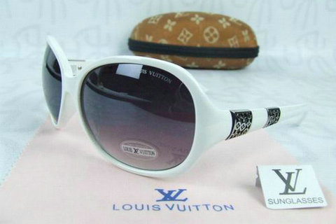 Louis Vuitton Sunglasses 38